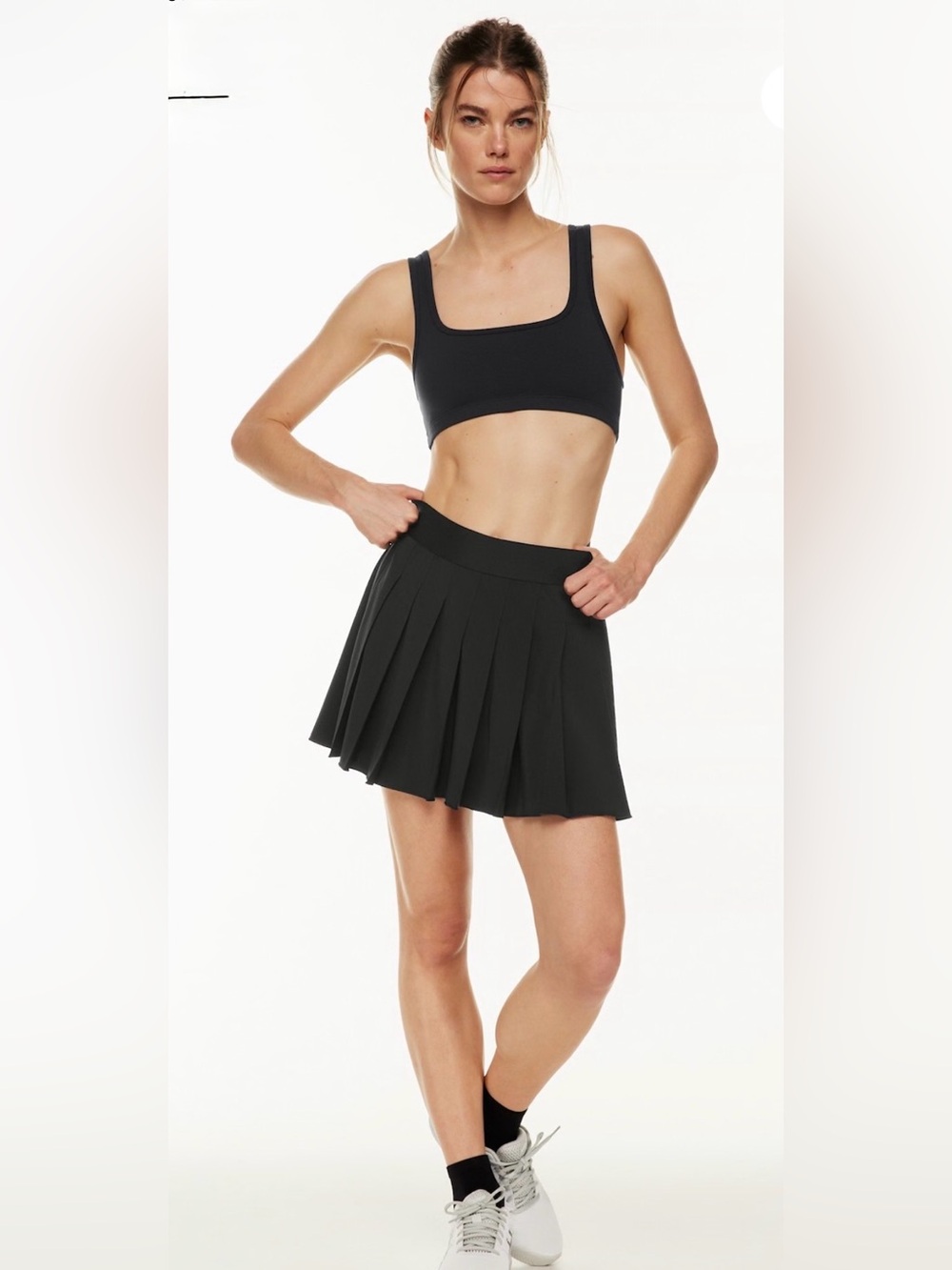 Aritzia TnAction TnaMOVE Overhand Pleated Skort Size S